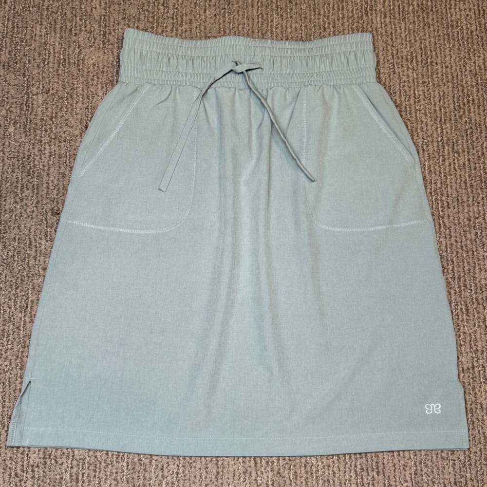Albion Fit Womens XS Pull On Skirt Knee Length Athleisure Nylon Stretch Green